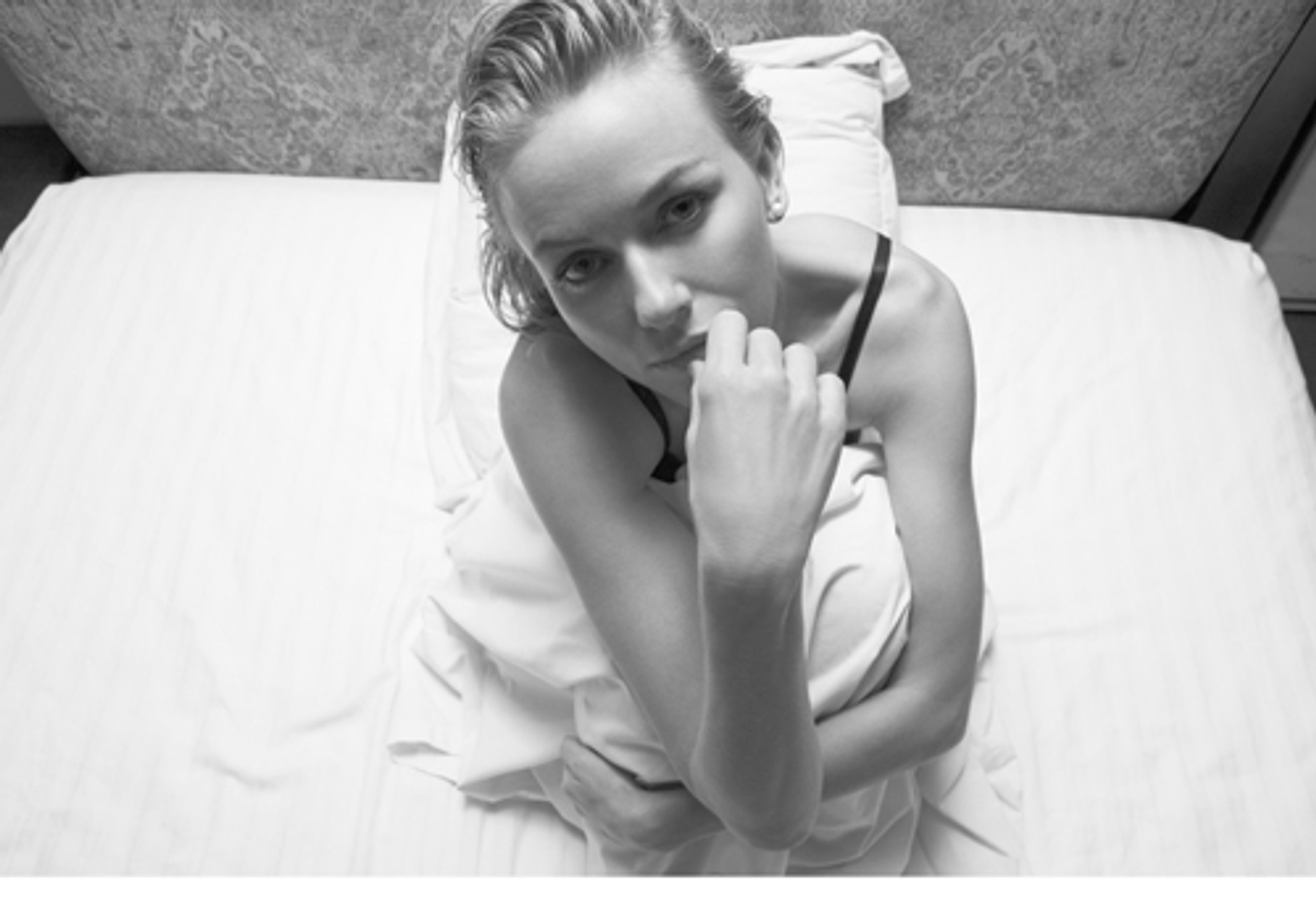 Jedno łóżko, pięć opowieści