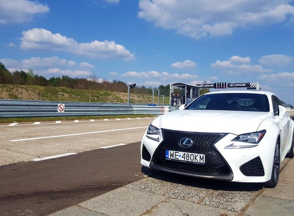 Lexus RC F - 477 koni, które woziło Stiga po torze Poznań!