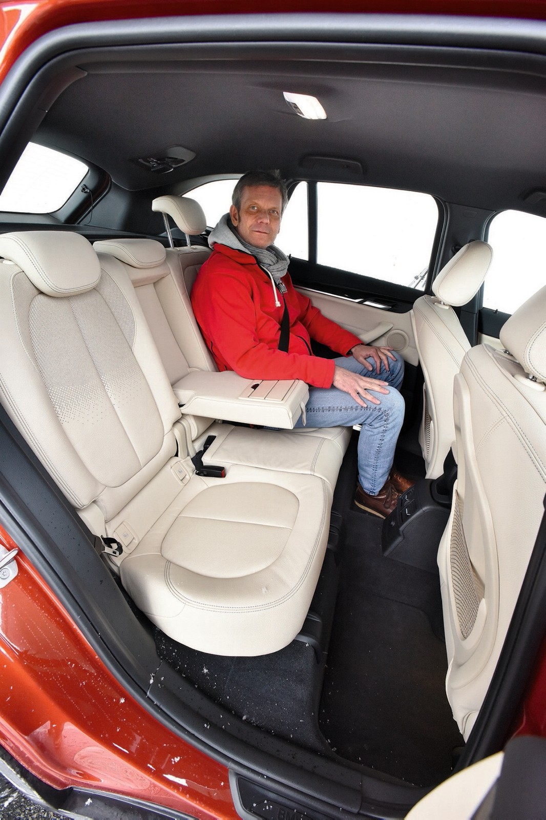 Drzwi do klasy premium otwarte? Porównanie: Volvo XC40 vs. Audi Q3, BMW X1