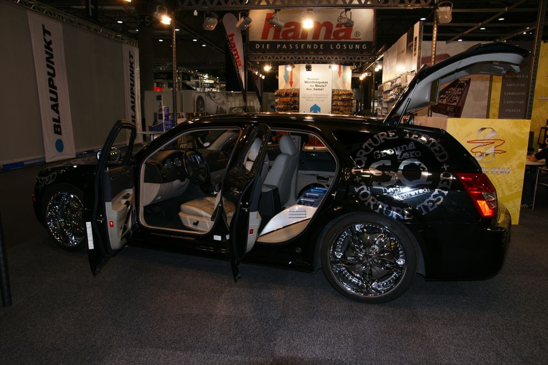 AMICOM 2010: kino, koncert i nawigacja do samochodu (galeria)