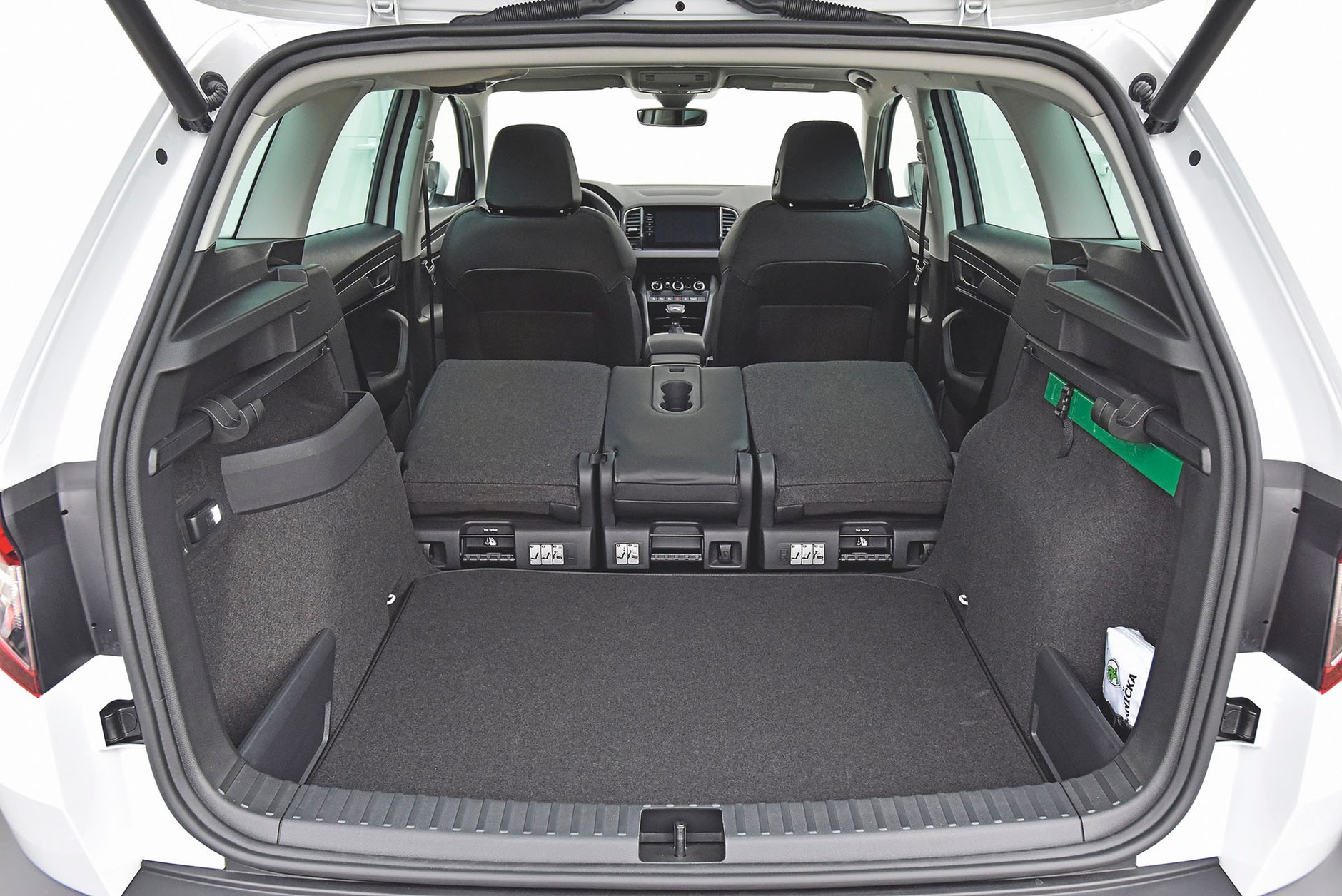 Skoda Karoq kontra Opel Mokka X - który kompaktowy SUV będzie lepszym wyborem?