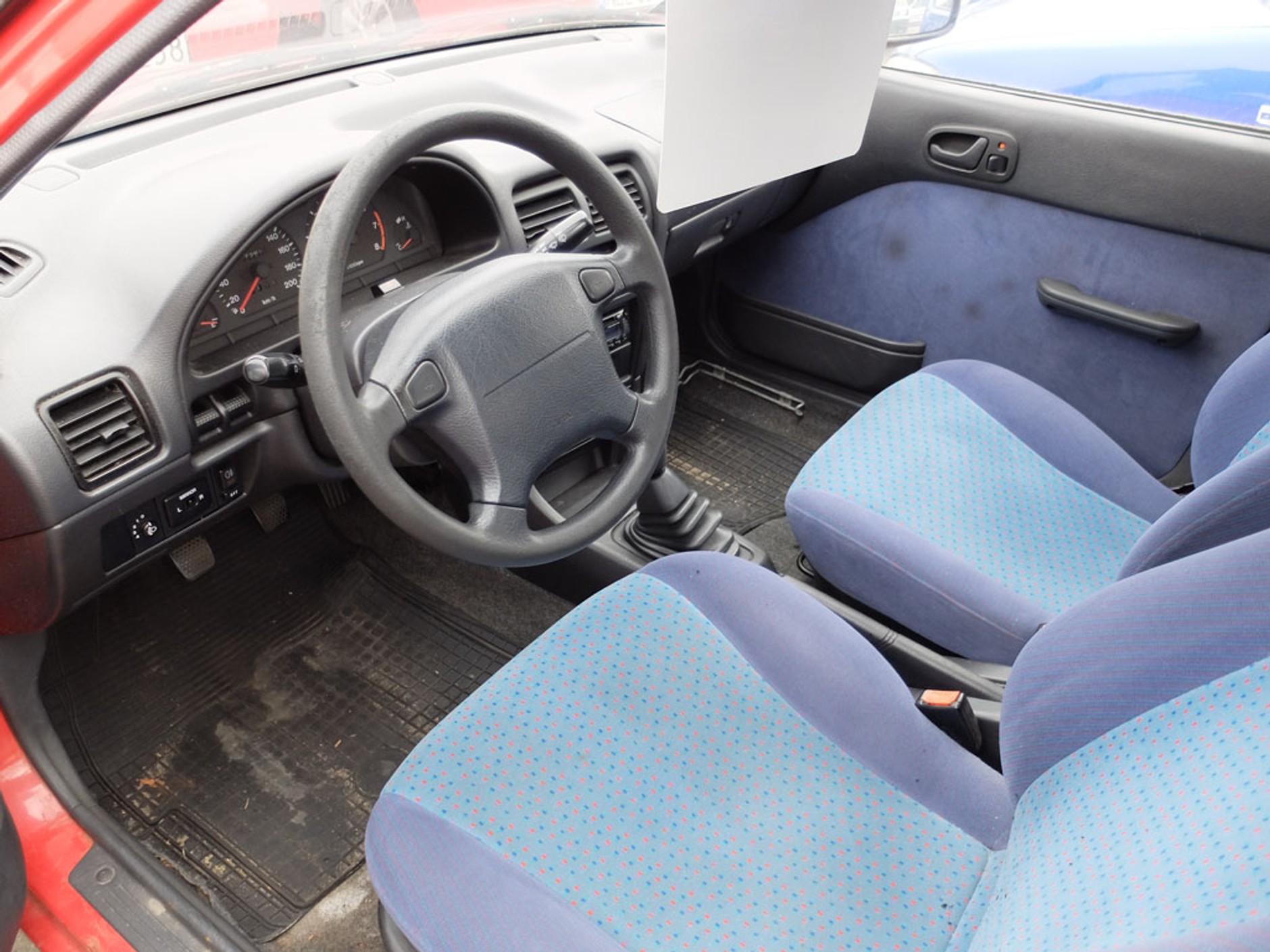 Suzuki Swift 1.3, 1999 r.  2,9 tys. zł