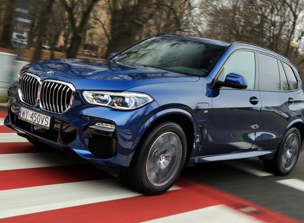 BMW X5 45e – szybkie, oszczędne, ciężkie