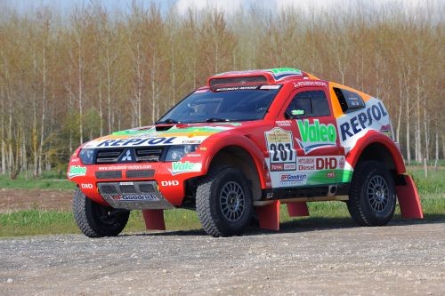 Mitsubishi Pajero Evolution... z Dieslem ?