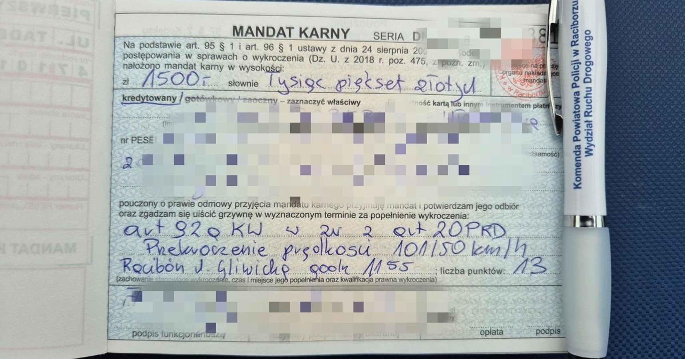 Obraz pochodzący z serwisu https://raciborz.policja.gov.pl/k20/informacje/wiadomosci/384449,Kolejni-kierujacy-stracili-prawo-jazdy.html