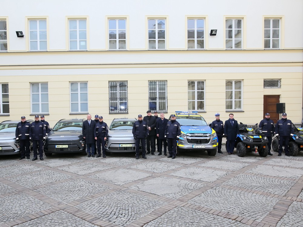 Nowe radiowozy stołecznej policji