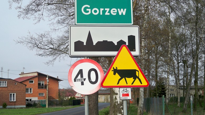 Gorzew - tablica fot Damianwiszowaty12 CC BY-SA 30