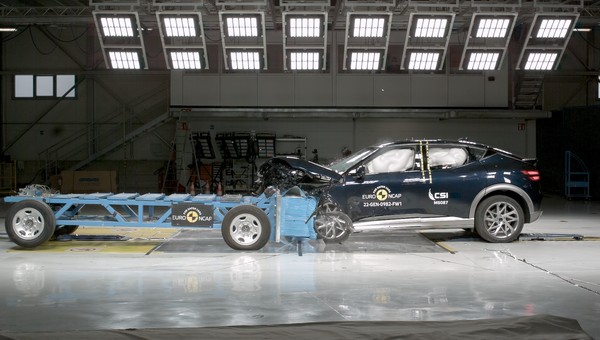Kolejne auta rozbite przez Euro NCAP. Wiemy, jak bezpieczna jest Tesla. A jak wypadły chińskie nowości?