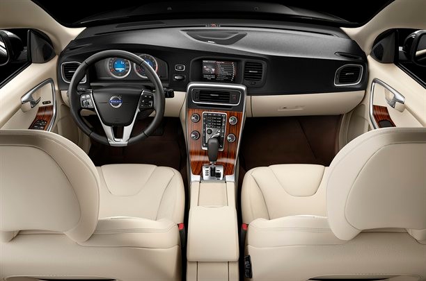 Volvo S60 dostępne będzie z dwoma zawieszeniami