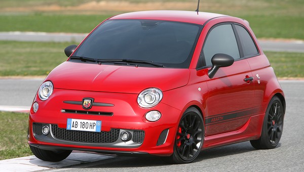 Alfa Romeo 4C i Abarth 595 hitami za 30 lat