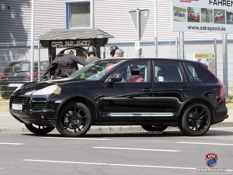Zdjęcia szpiegowskie: Porsche Cayenne (face lifting)