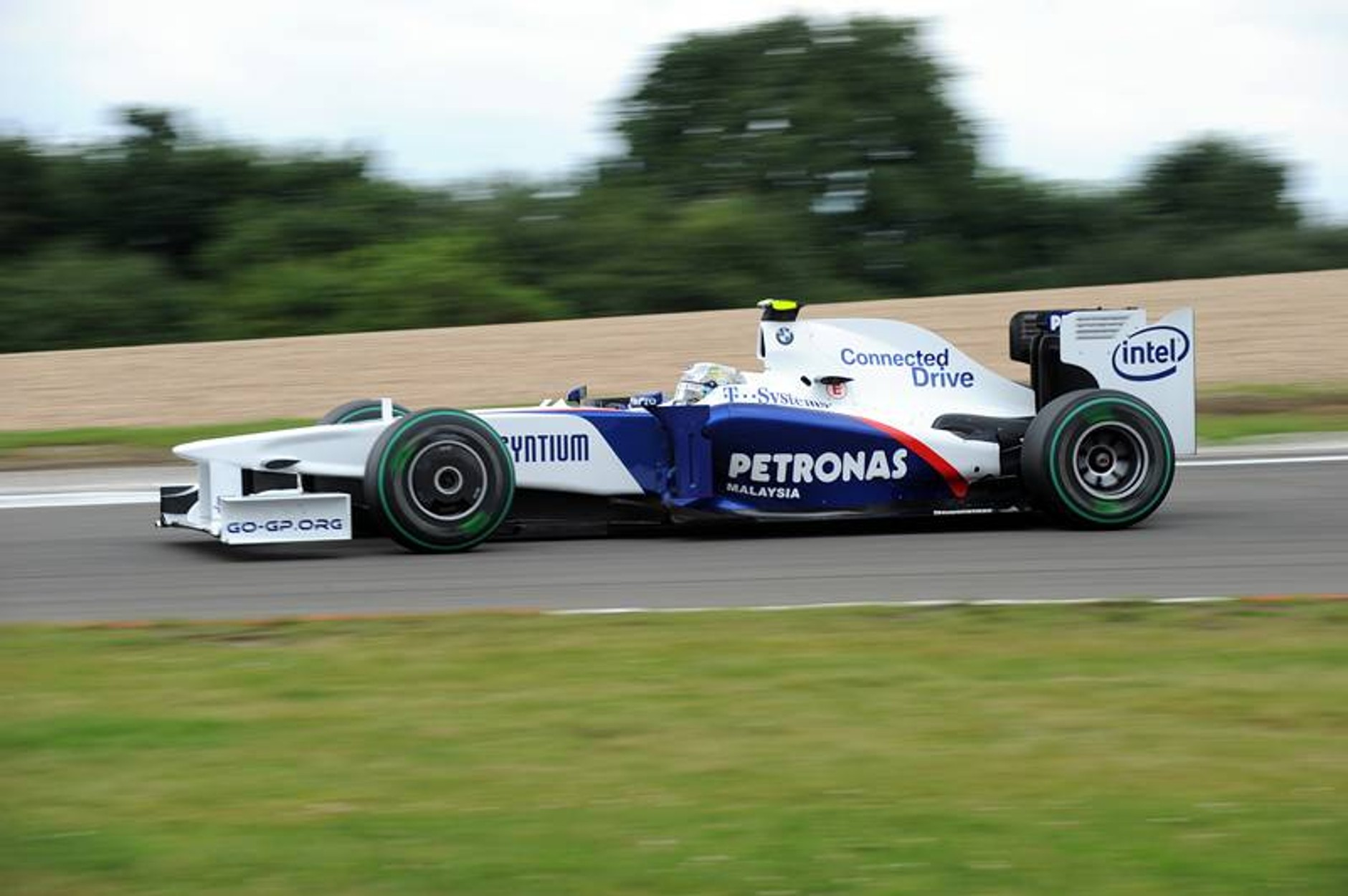 Grand Prix Niemiec 2009: rozpędzony Red Bull Racing dogania Brawn GP (fotogaleria)