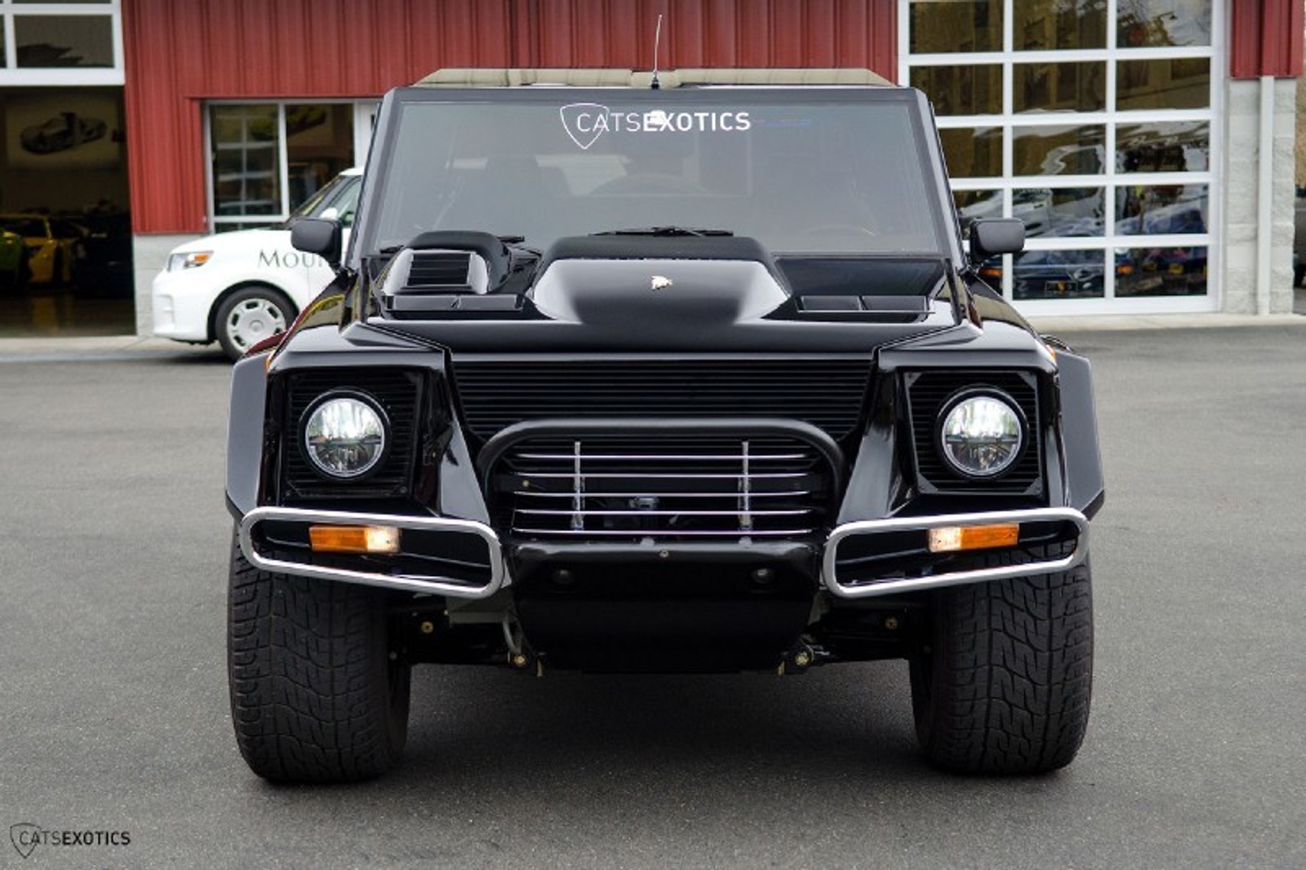 Lamborghini LM002