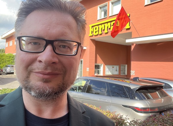 Byłem w fabryce Ferrari. Poznałem Romeo i Julię, zostałem świadkiem na ślubie