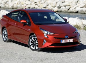 Toyota Prius IV - całkiem nowa jakość hybrydy