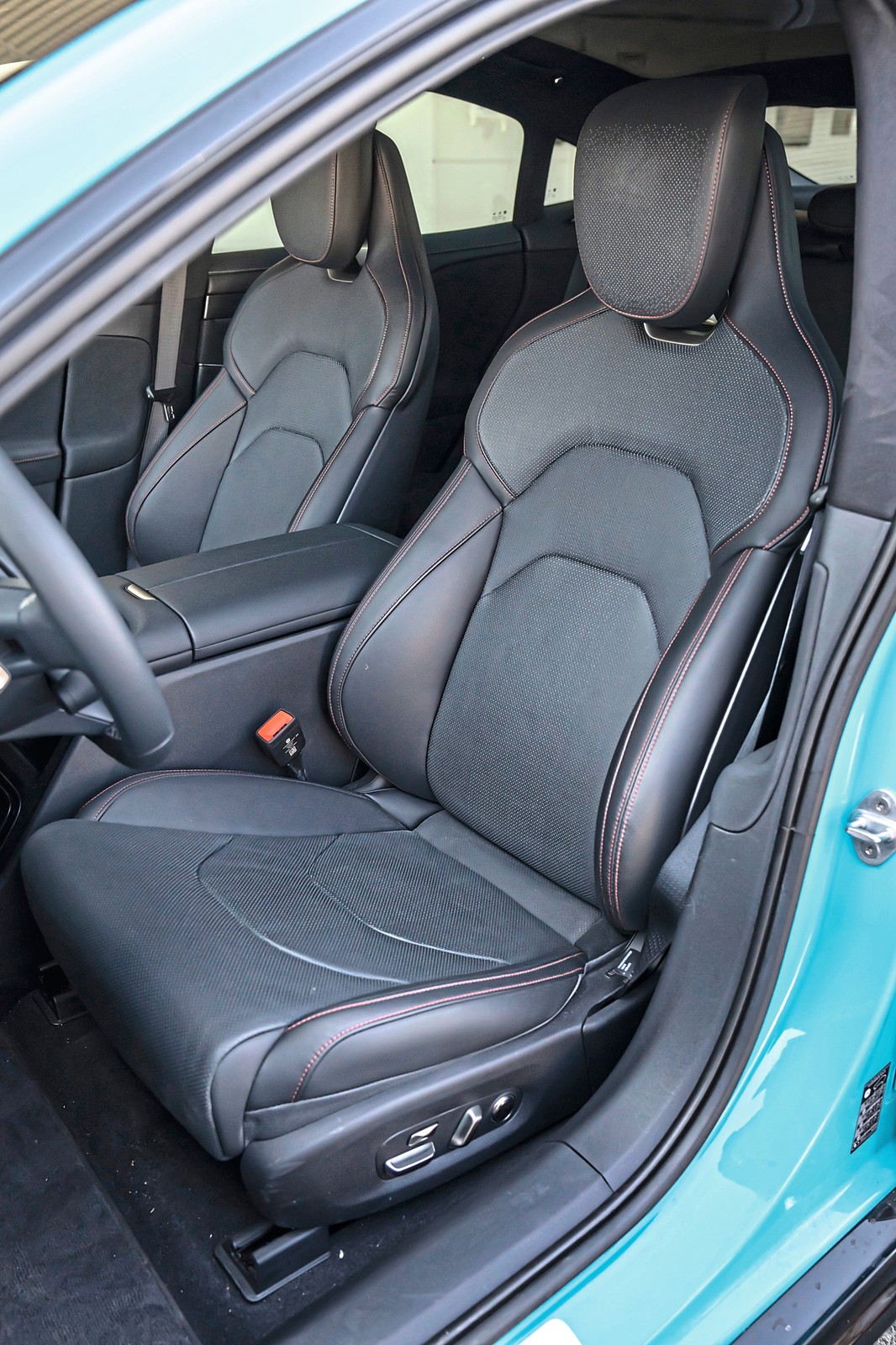 Xiaomi SU7: jak jeździ Taycan za pół ceny?