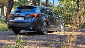 Kupujemy najnowszą, ale używaną Toyotę Corollę. Skąd biorą się takie ceny w ogłoszeniach?