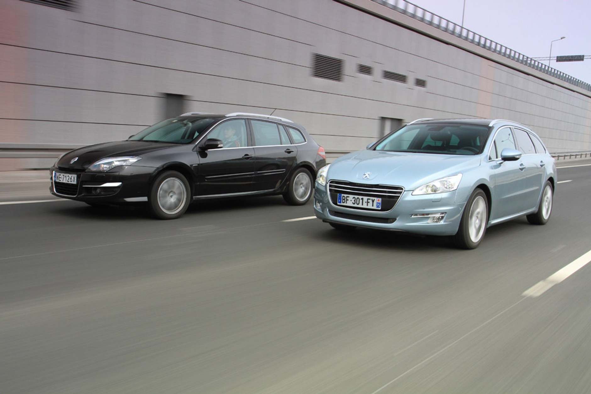 Peugeot 508 SW kontra Renault Laguna Grandtour: wybierasz styl czy funkcjonalność?
