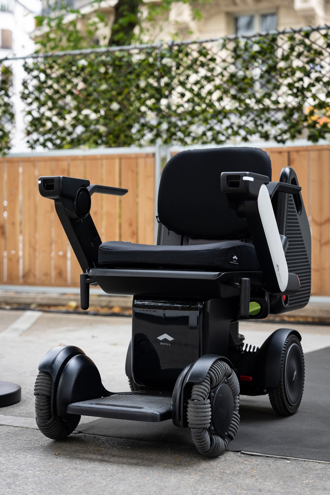 Jeżdżący samodzielnie wózek