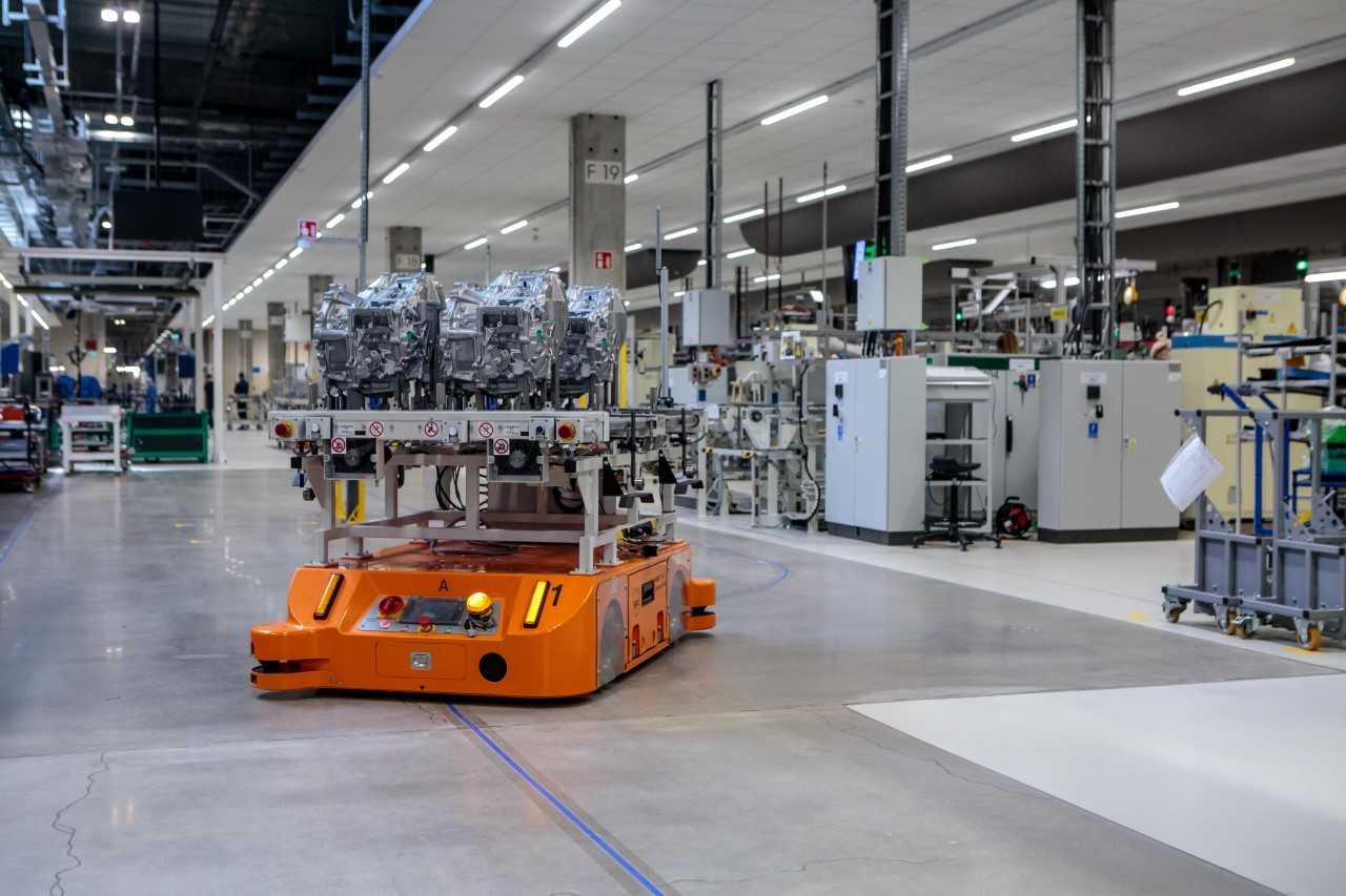 Toyota - linia produkcyjna hybrydowych skrzyń biegów