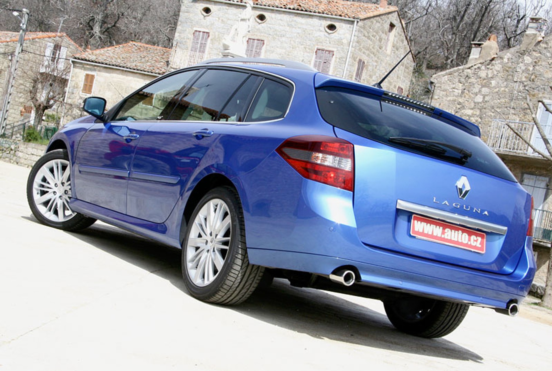 Renault: pierwsze wrażenia z jazdy Laguną GT