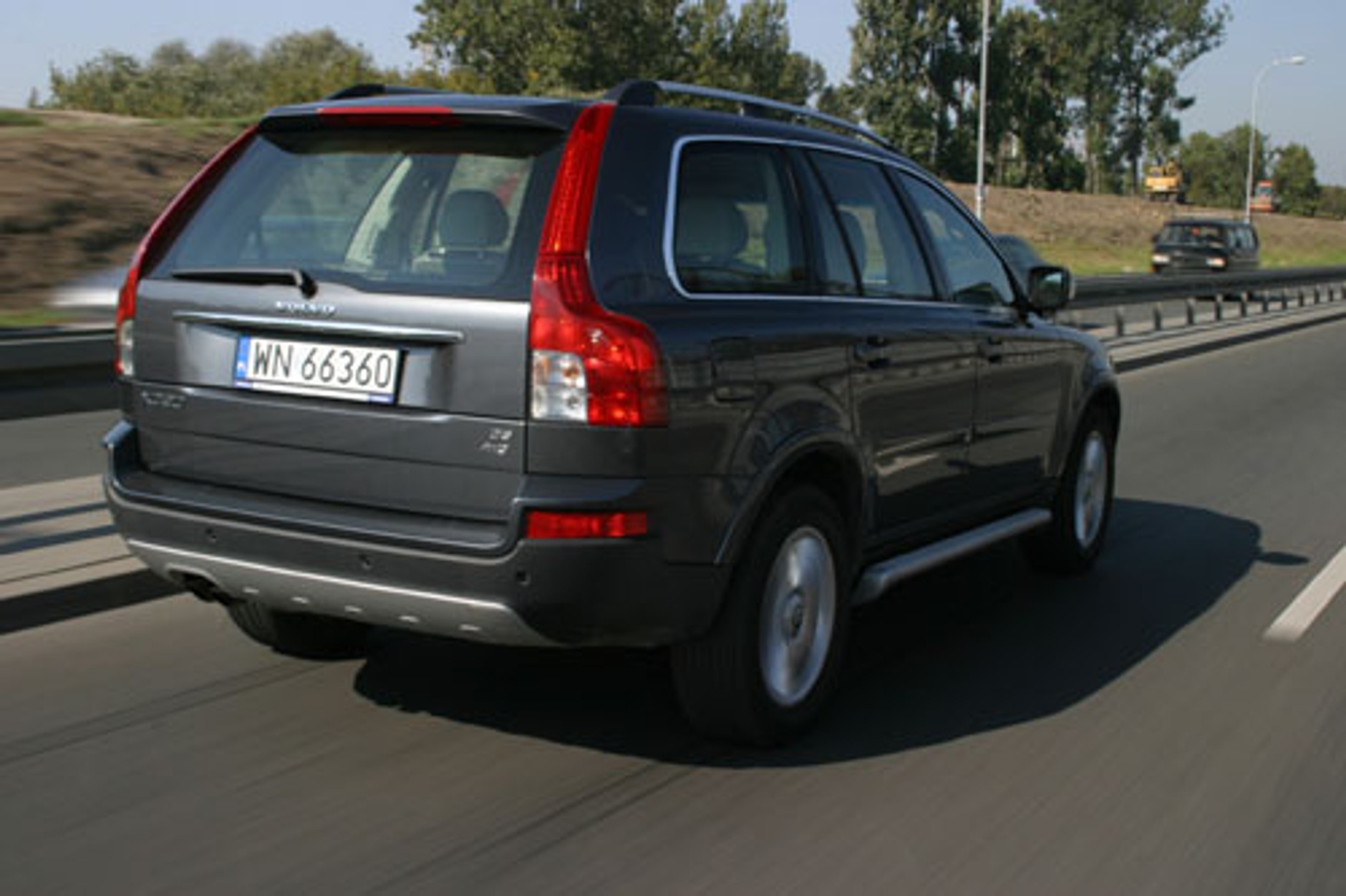 Volvo XC90 2.4 D5 - Elegancja w wydaniu 4x4