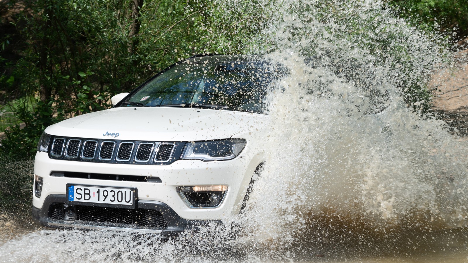 Uwaga na głębokie kałuże