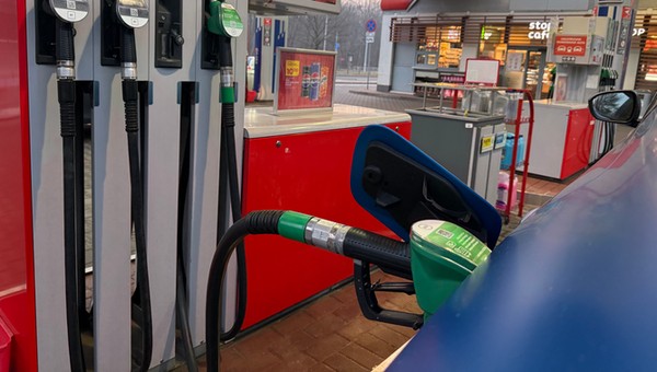 Ceny paliw od poniedziałku. Warto poczekać z tankowaniem, szykują się obniżki