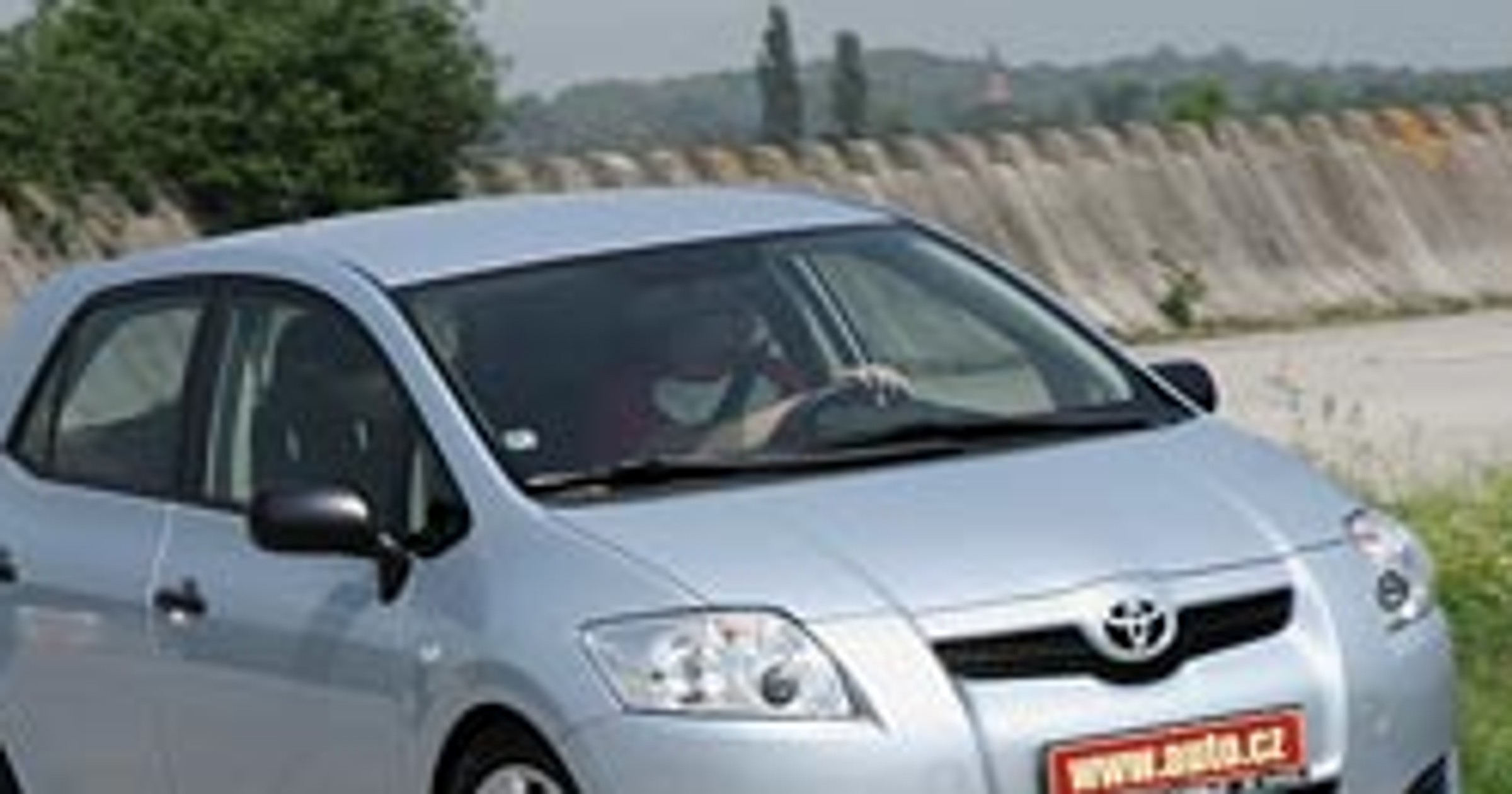 Toyota Auris 1.6 DualVVT-i - wartości wewnętrzne