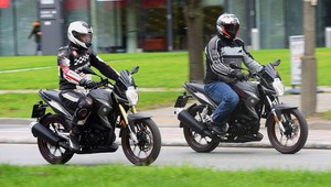 Barton Blade vs Barton Blade PRO - porównanie motocykli