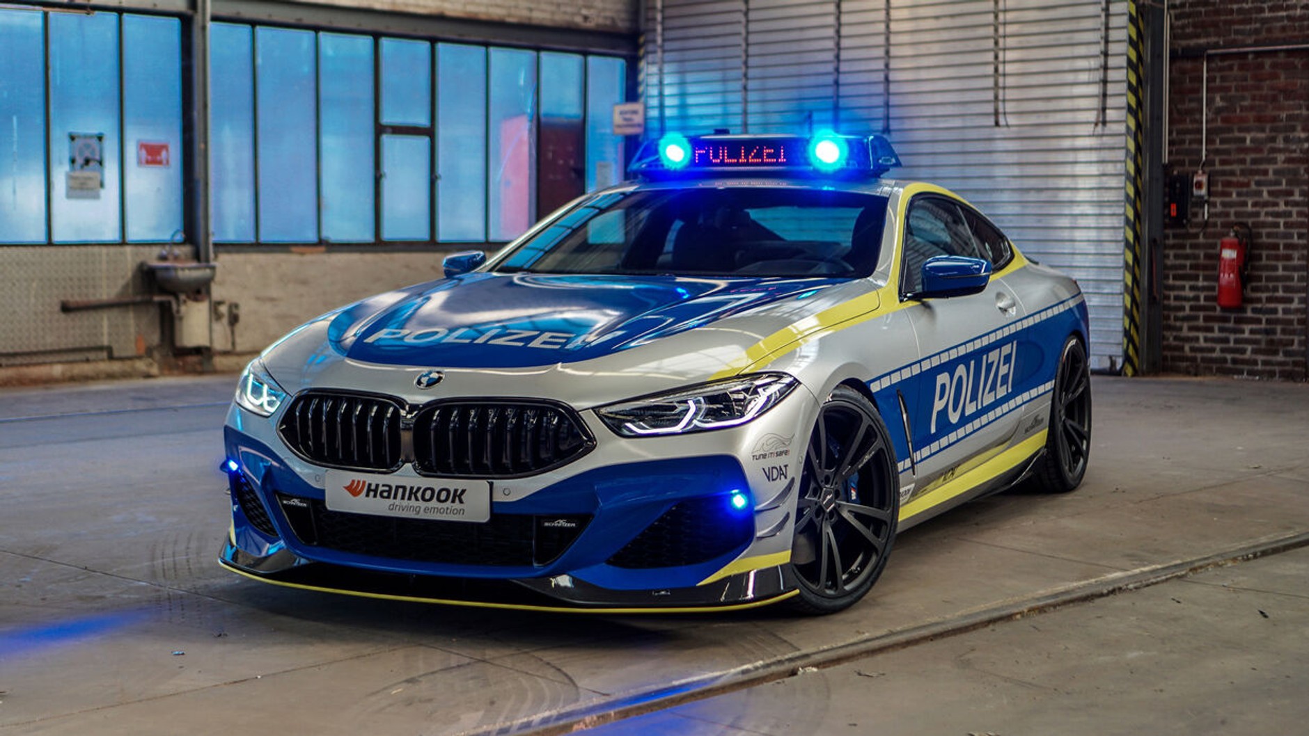 Policyjne BMW M850i AC Schnitzer