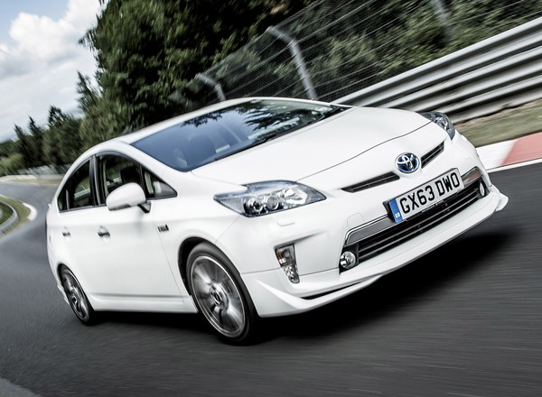 Hybryda vs. hybryda plug-in - która jest bardziej eko?