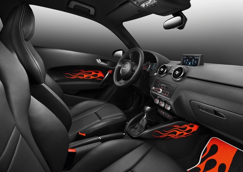 Audi A1 fajnie oblepione. Co na to Justin Timberlake?