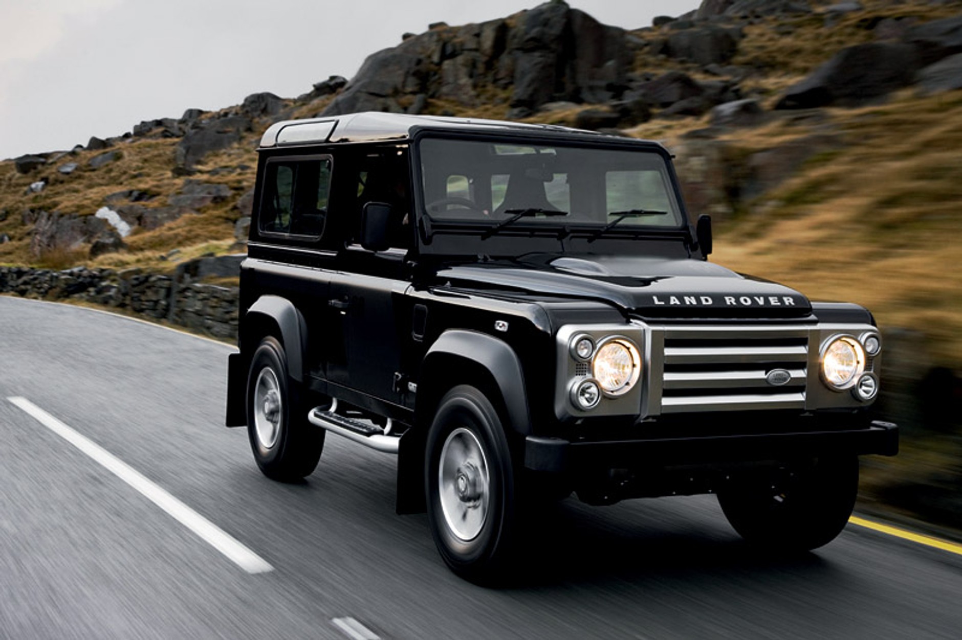 Land Rover Defender SVX: zalotny sześćdziesięciolatek