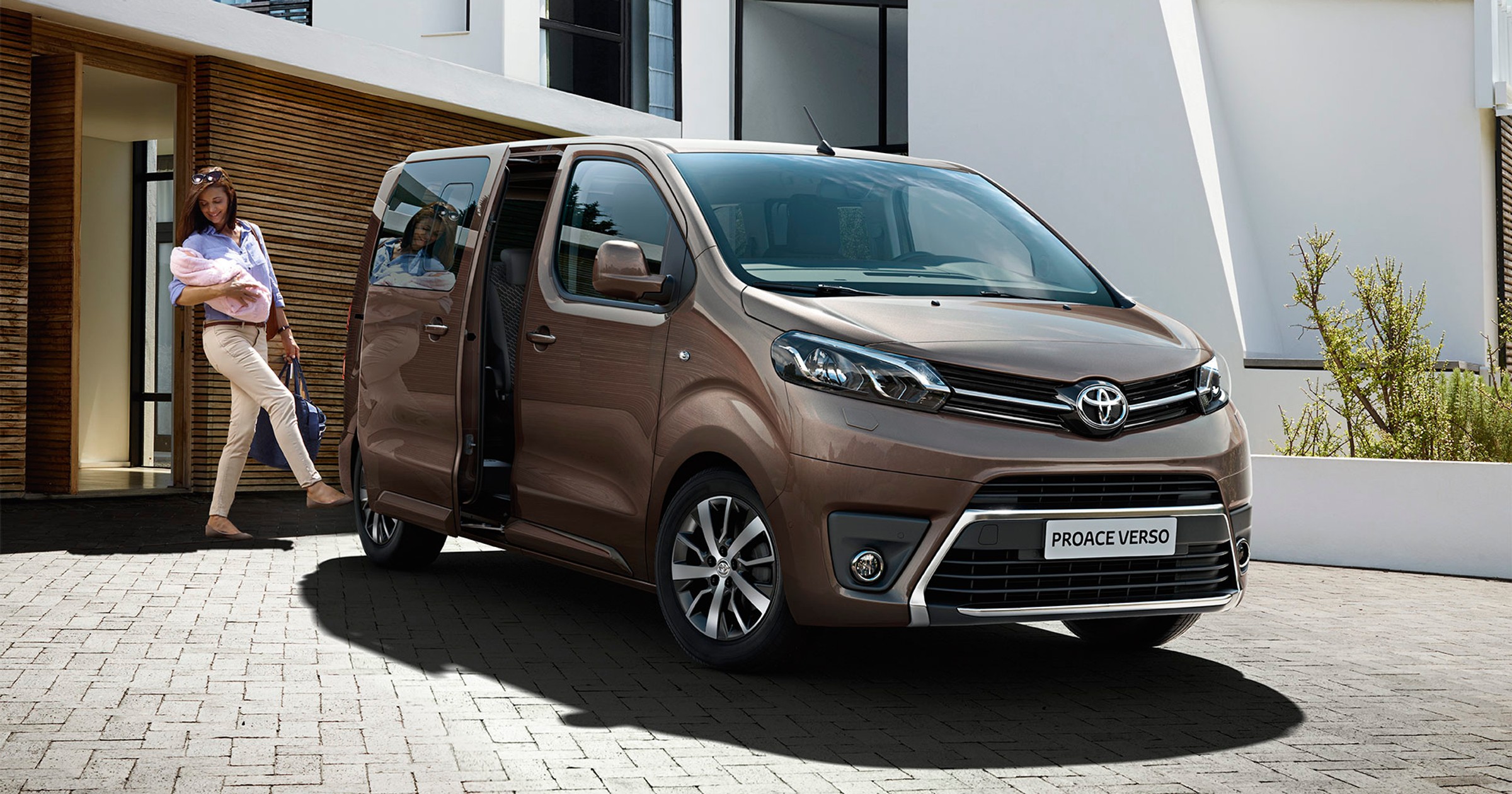 Szukasz wszechstronnego minibusa? Poznaj Toyotę Proace Verso-pop