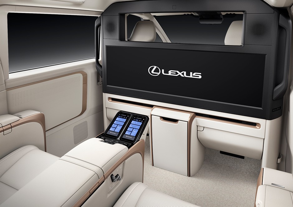 Lexus LM 350h. Ekskluzywny van z Azji debiutuje w Europie