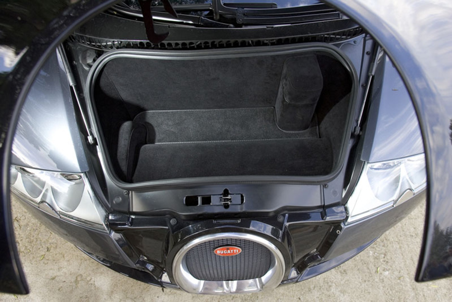 Bugatti wyprodukuje więcej egzemplarzy modelu Veyron (fot. + tapety)