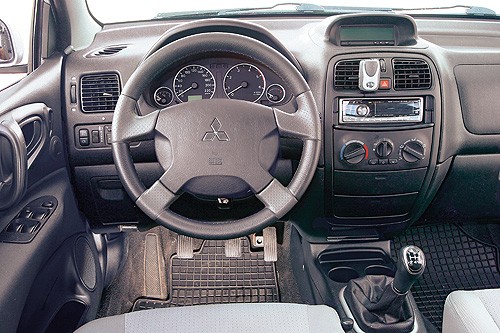 Mitsubishi Space Star - Kosmiczny tylko z nazwy