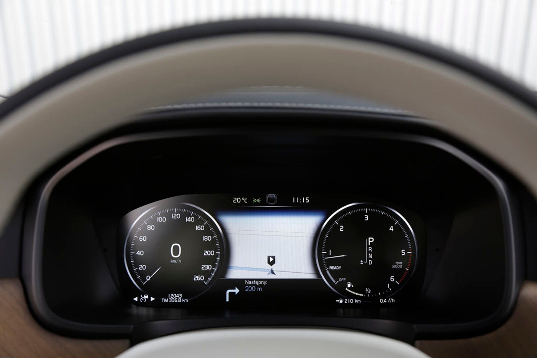 Volvo S90 D4 - inny wymiar luksusu