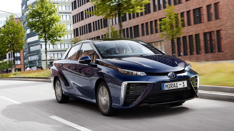 Toyota Mirai - zatankuj wodór i ruszaj w drogę.