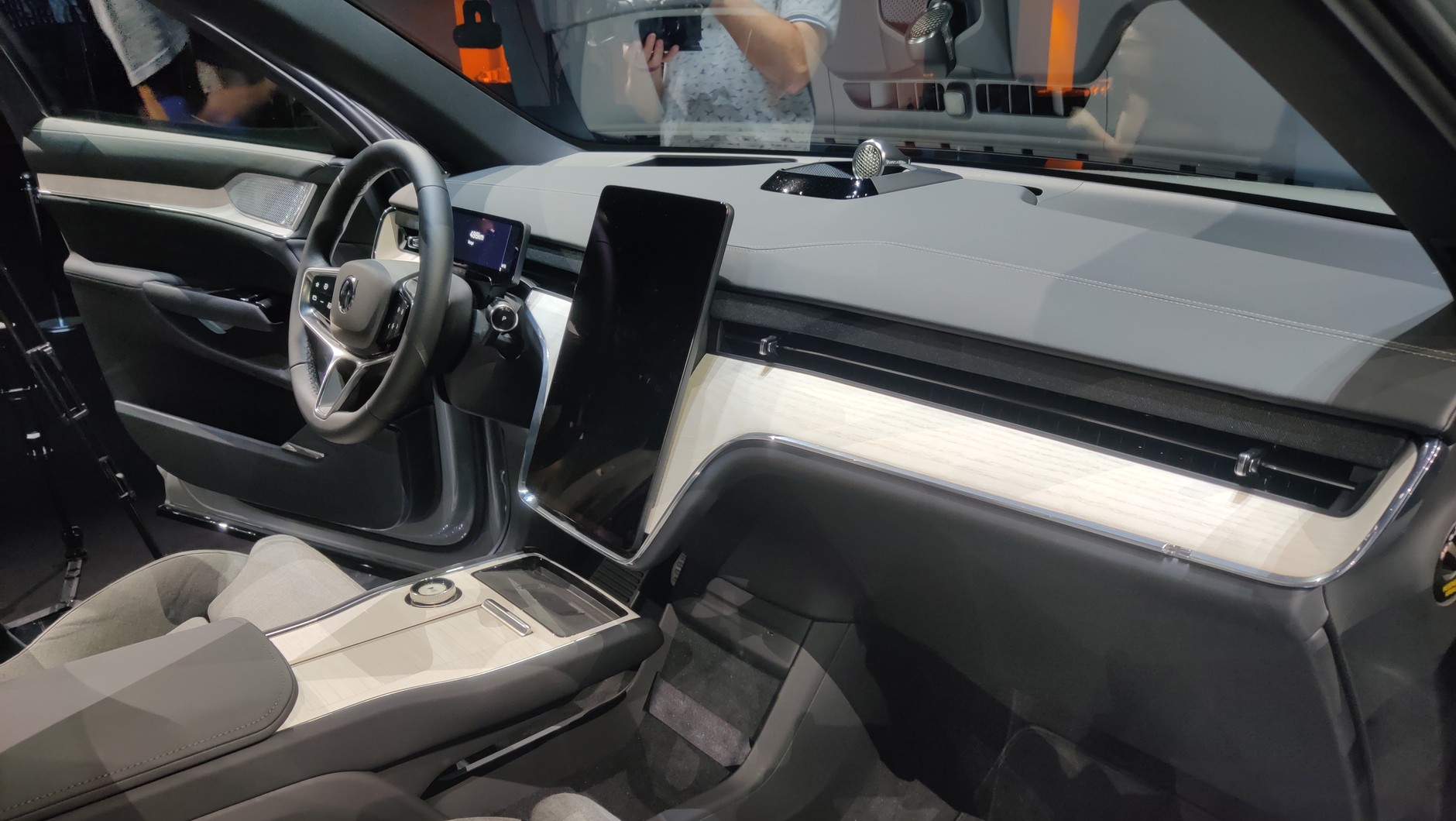 Volvo EX90