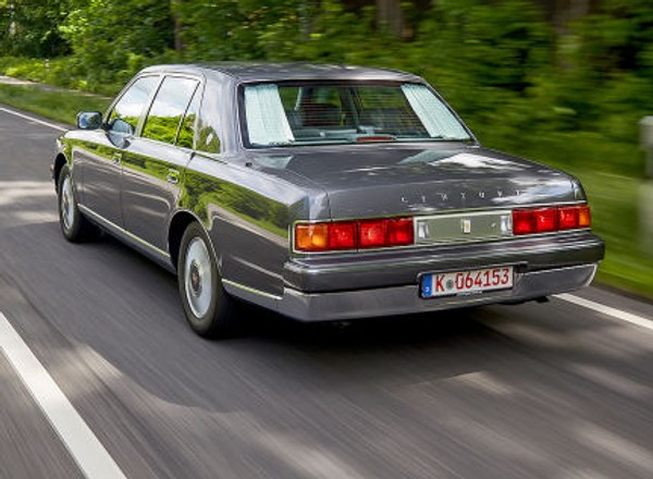 Toyota Century – "japoński cesarz" z silnikiem V12