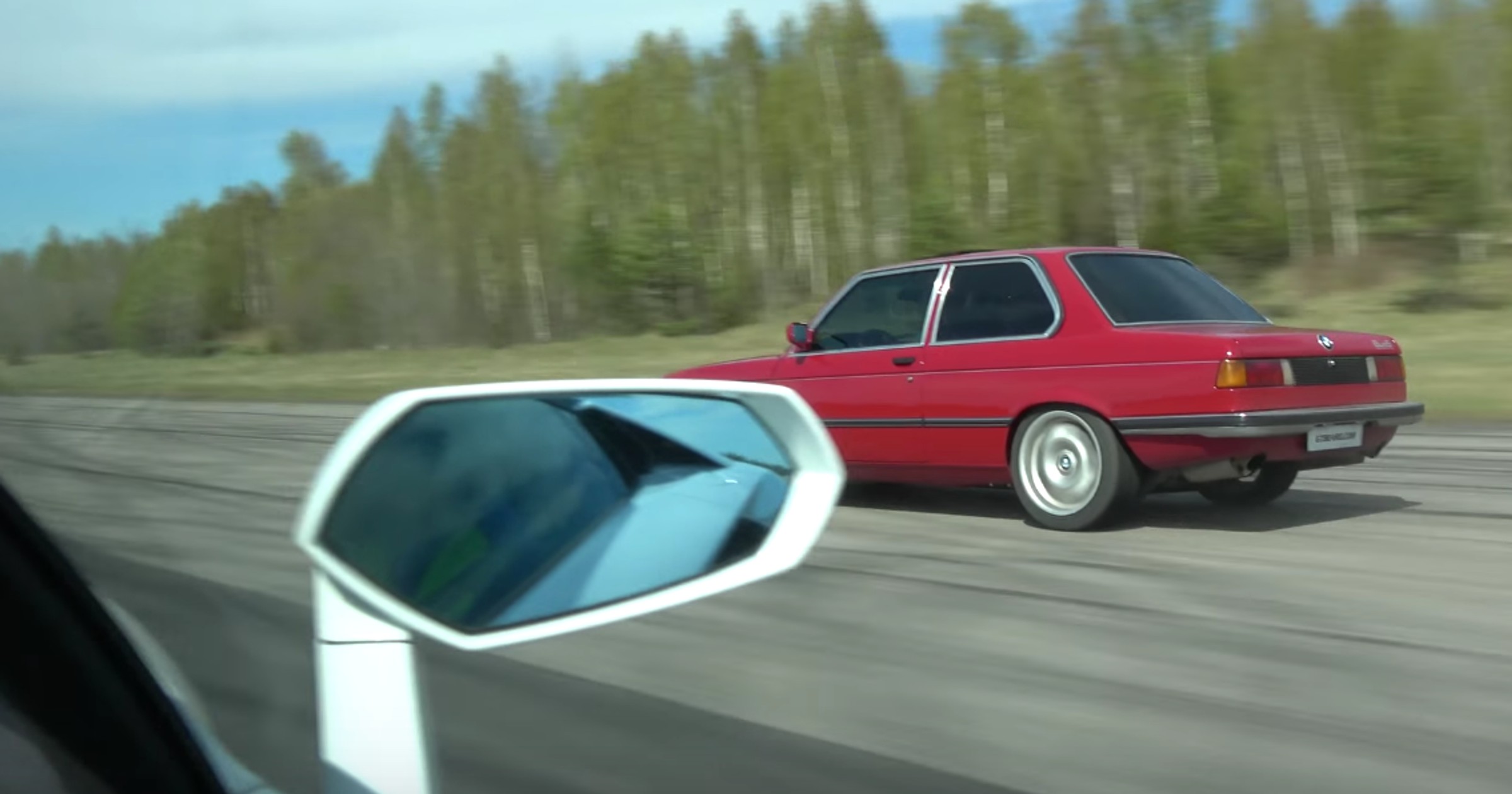 Lambo Aventador wącha spaliny sleepera BMW 323i [E21]....