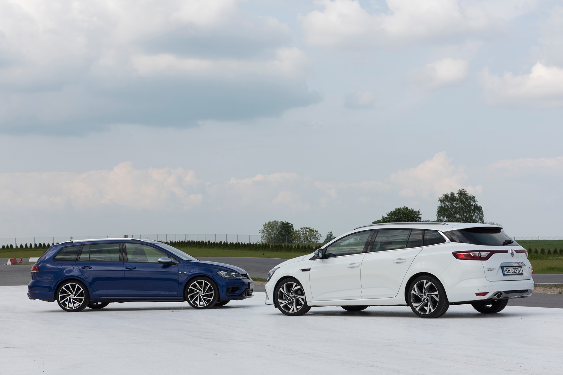 Renault Megane GT vs. VW Golf R