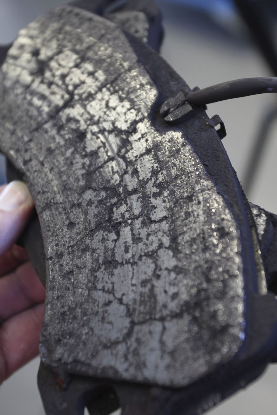 Co zrobić, żeby auto dobrze hamowało?