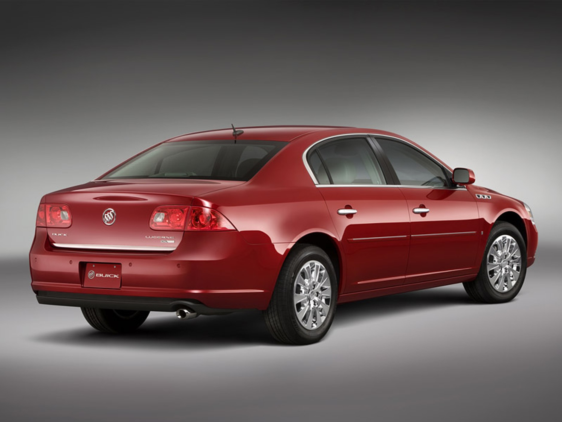 Buick Lucerne: poszerzona oferta wersji