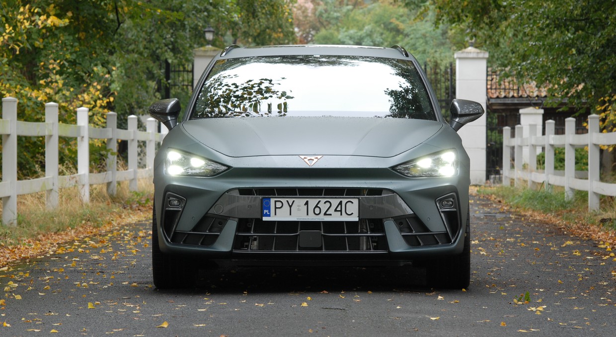 Cupra Leon VZ Sportstourer w hybrydowej wersji kusi szeregiem zalet. Ma też jeden istotny minus
