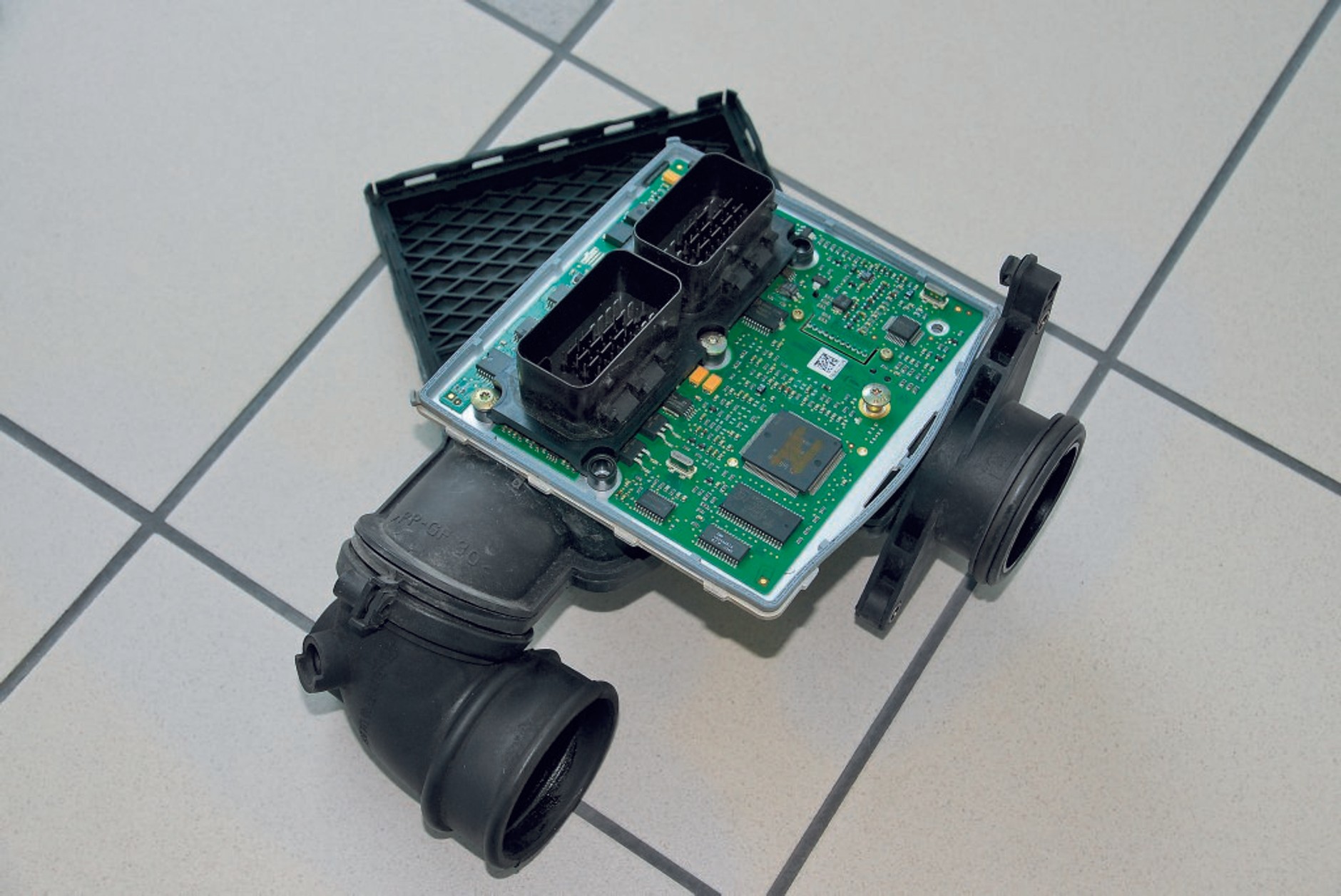 Elektronika w aucie - naprawiać czy nie