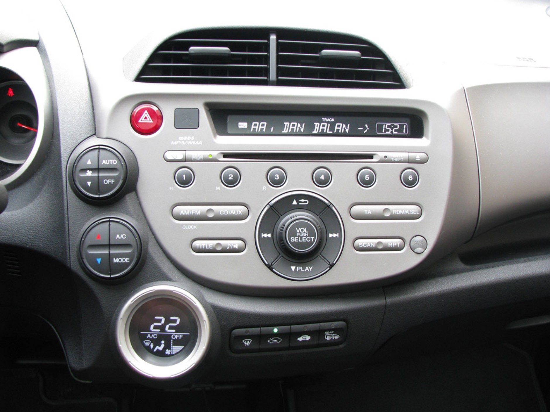 Test porównawczy fabrycznych systemów audio