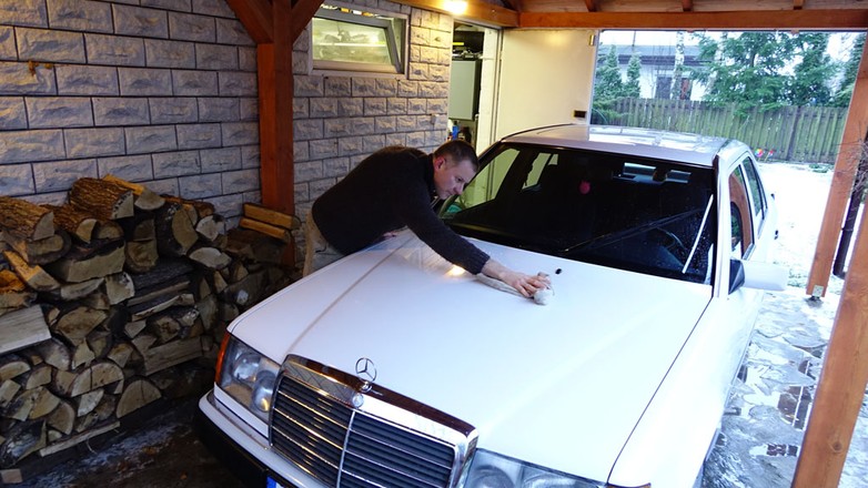 Ręczne mycie auta pod własnym domem